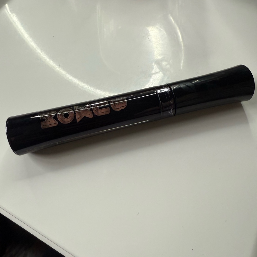 Buxom Va-Va Plump Shiny Liquid Lipstick in the shade Taupe It Off.